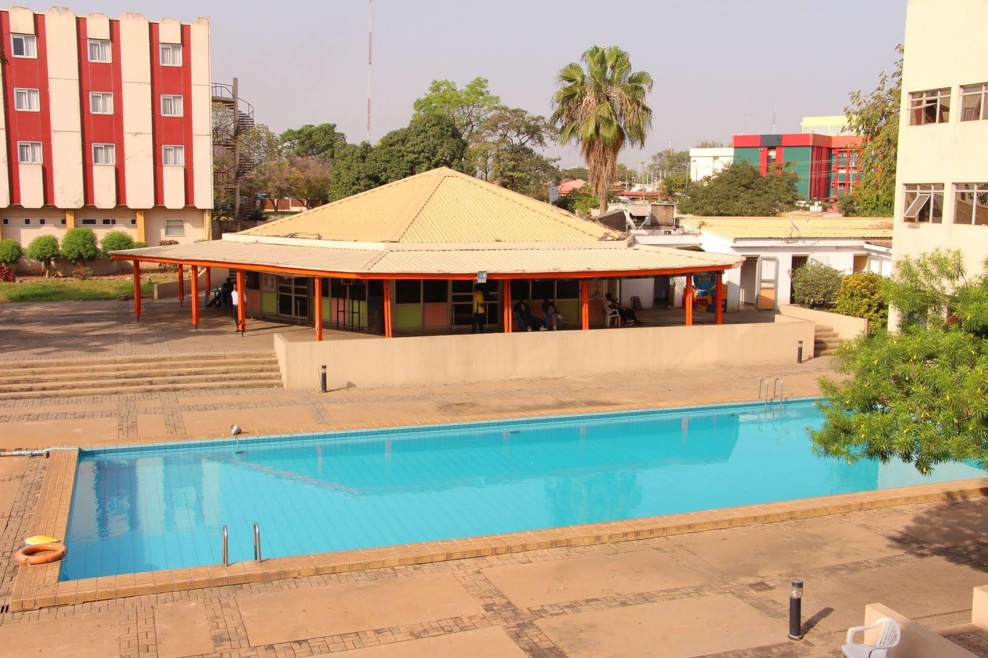 Agura Hotel Abuja Esterno foto
